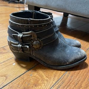 Super cute Western style booties. Hardly worn. Brand new.